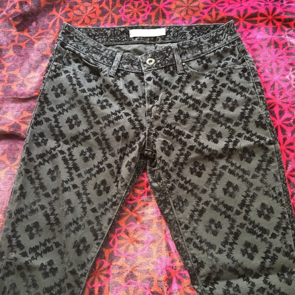 Velvet Patterned Levi’s - Picture 2 of 8